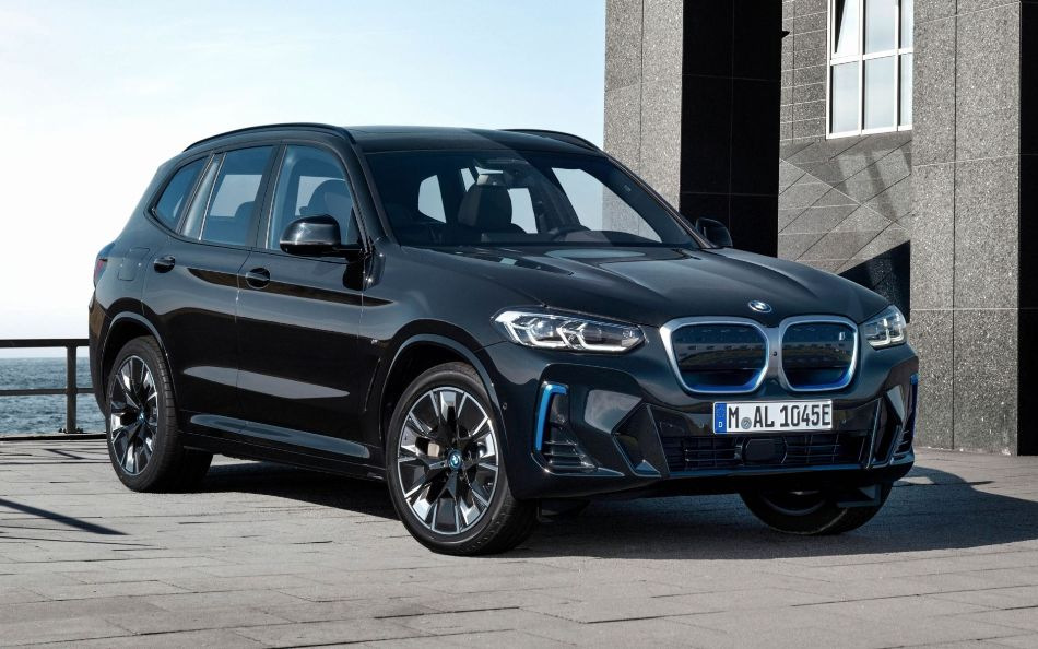 BMW iX3 2021: detailed review of the updated electric crossover