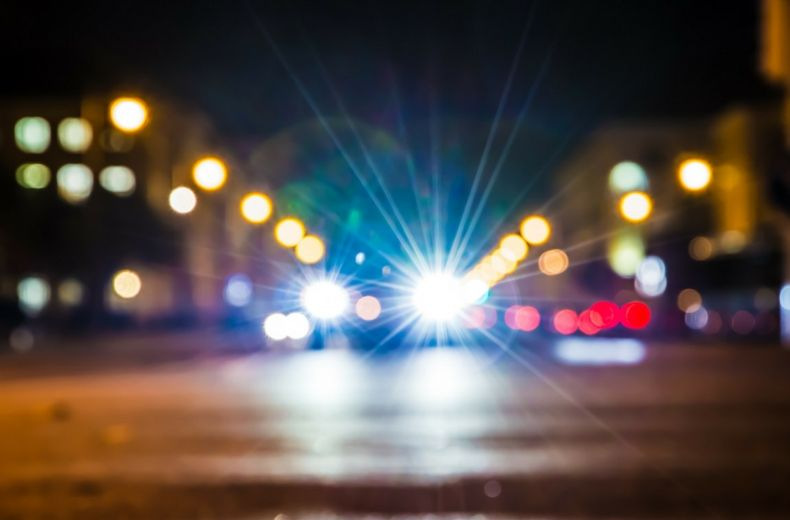 Why one car headlight shines brighter than another: reasons and what to do