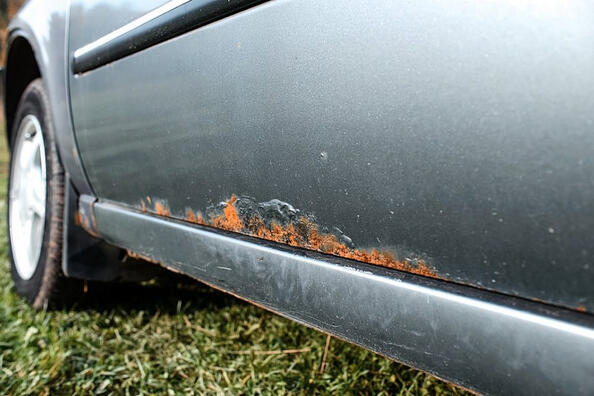 How to remove rust from a car body with your own hands?
