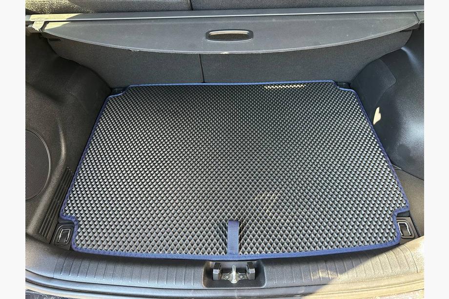 Kia Niro 2016–2021 Trunk Mat (E-Niro 2018-2022, with Subwoofer, Black) Image