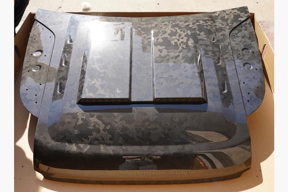 Land Rover Defender 2019- Carbon Hood (Forged Carbon) Image