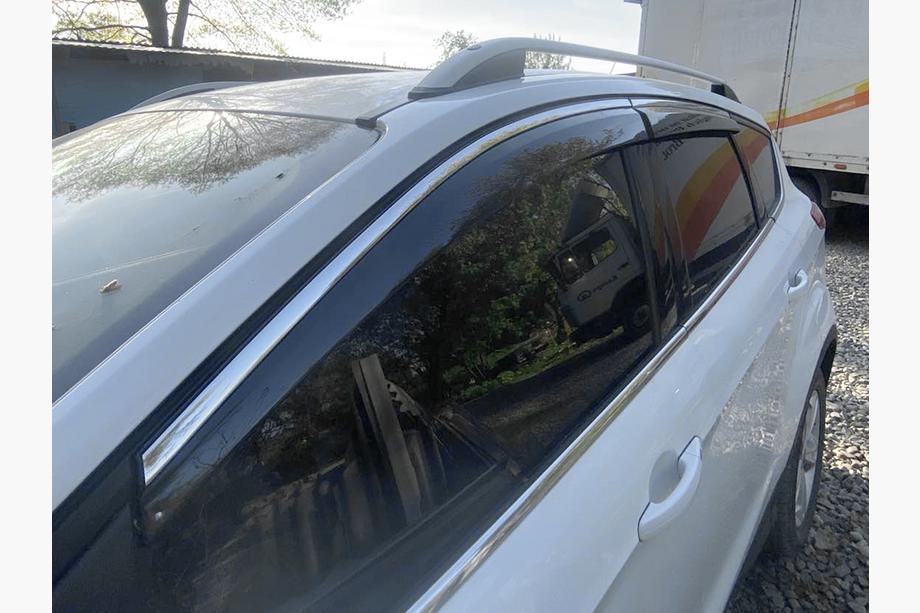 Ford Kuga/Escape 2013-2019 Window Deflectors with Chrome Trim Niken Luxury (4 pcs) Image