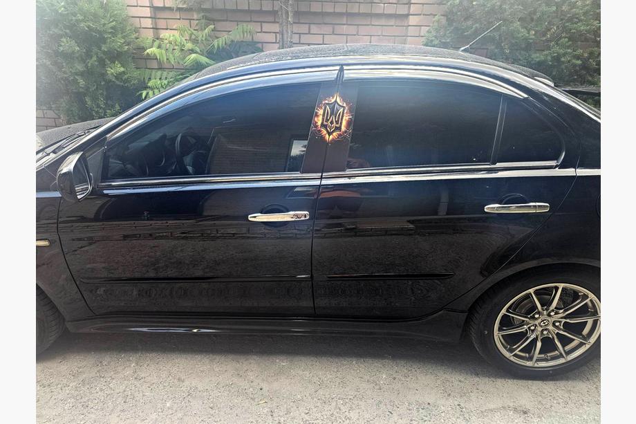 Mitsubishi Lancer X 2008- Window Deflectors with Chrome Trim Niken Luxury (4 pcs) Image