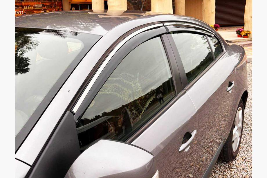 Renault Fluence 2009-2016 Window Deflectors with Chrome Trim Niken Luxury (4 pcs) Image