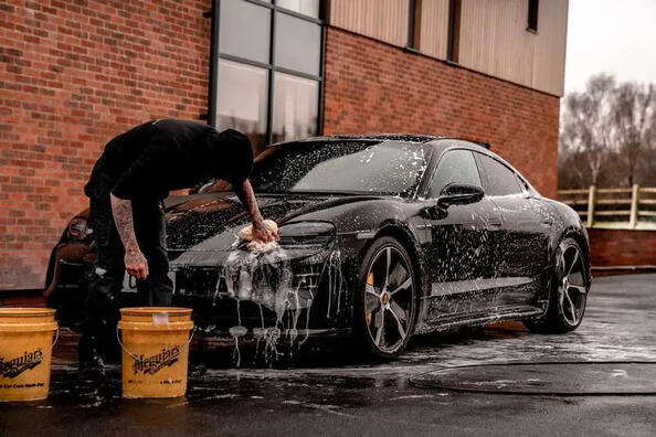 How to wash the car with your own hands so as not to damage the paint coating? Photo 1