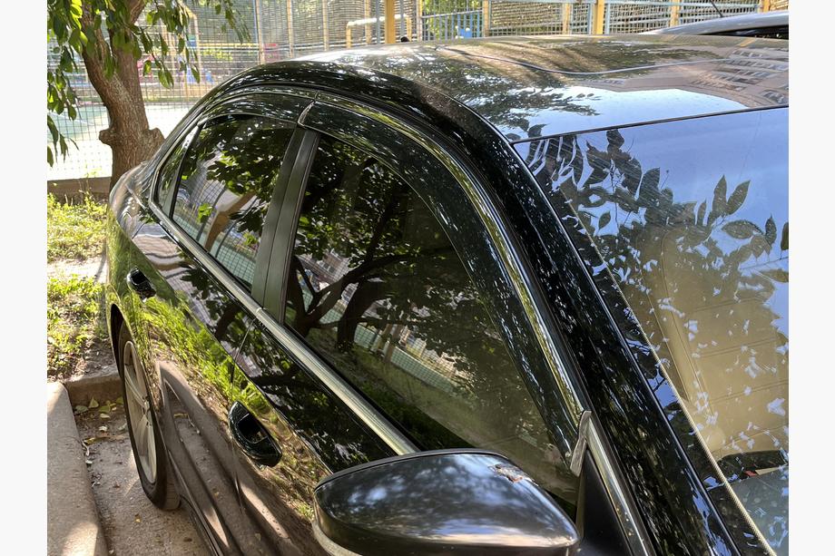 Volkswagen Passat B7 2012-2015 Window Deflectors with Chrome Trim Niken Luxury (USA, 4 pcs) Photo 3