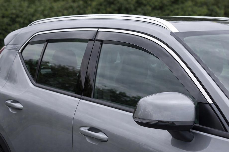 Volvo XC40 2018- Window Deflectors with Chrome Trim Niken Luxury (4 pcs) Photo 1
