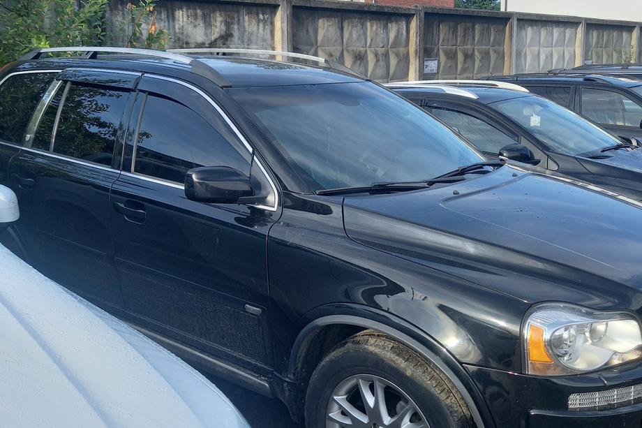 Volvo XC90 2002-2014 Window Deflectors with Chrome Trim Niken Luxury (4 pcs) Image