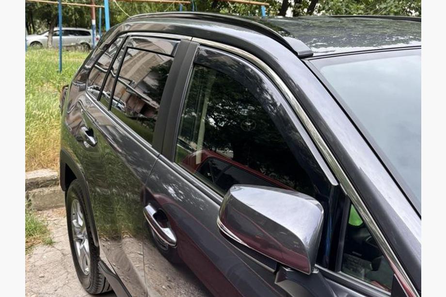 Toyota Rav 4 2019–2025 In-Channel Wind Deflectors Niken Luxury (4 pcs) Image