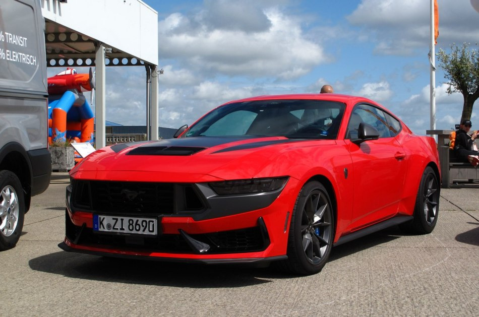 Review of the seventh generation Ford Mustang