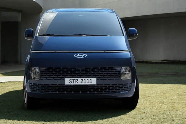 Hyundai Staria Review: A New Look at Minivans