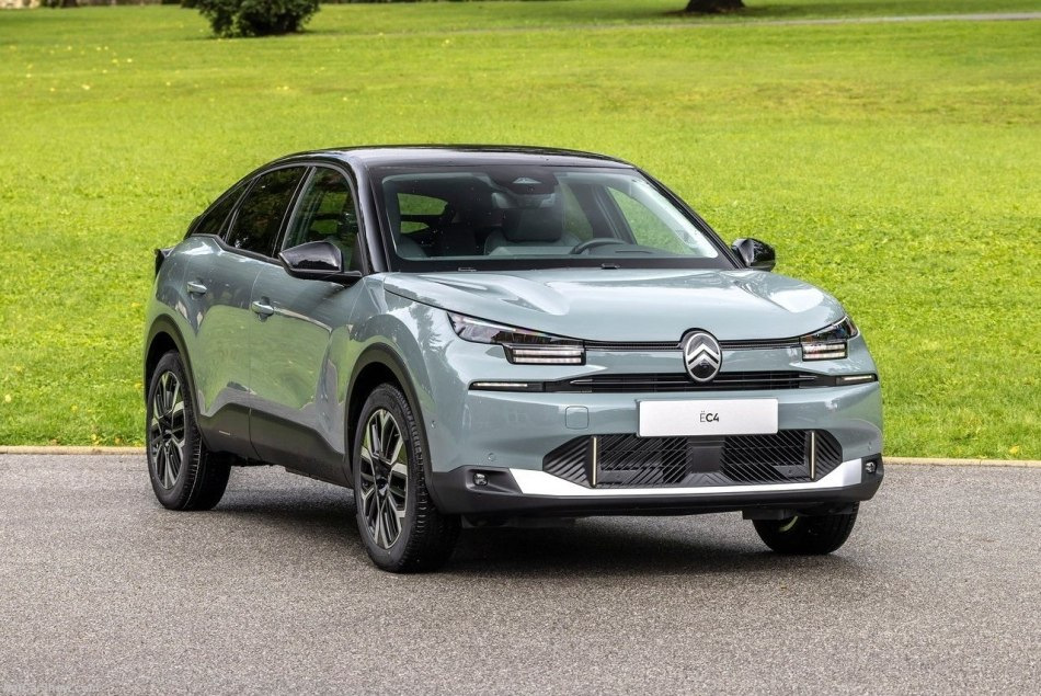 Review of electric hatchback Citroen e-C4 2024