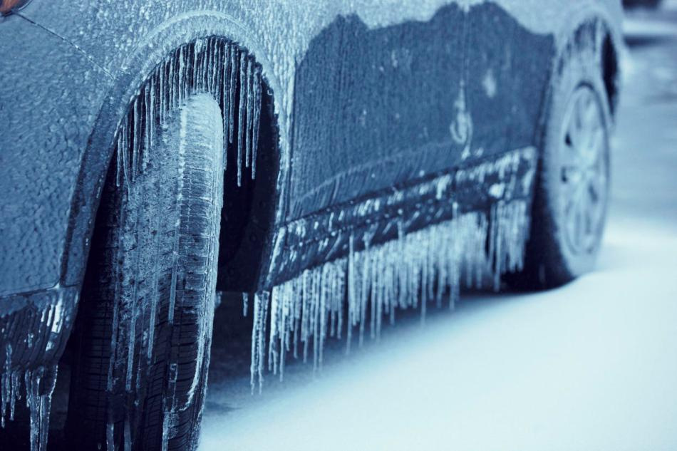 How to protect the car from freezing?