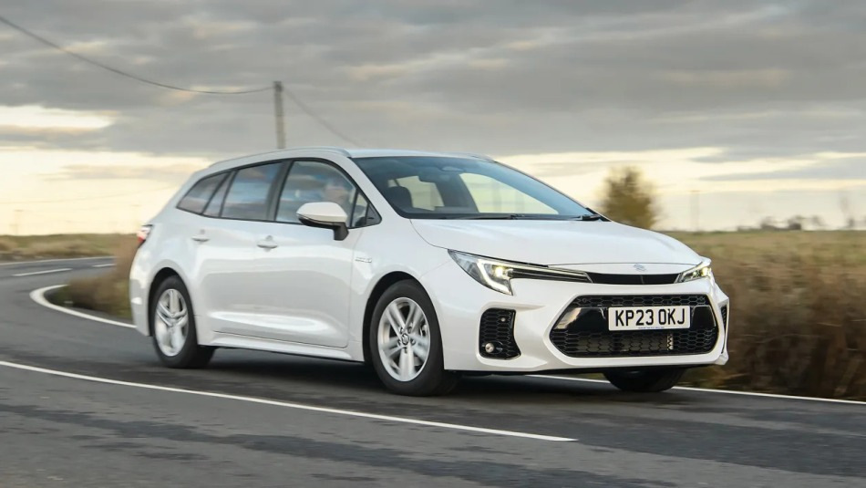 Suzuki Swace 2023 station wagon review
