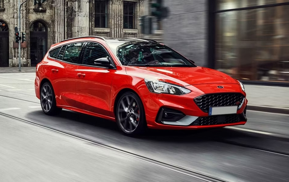 Review of Ford Focus ST Wagon: restyling of the fourth generation