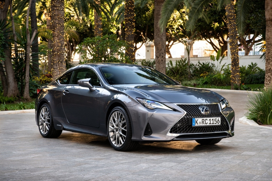 Overview of the restyling of the first generation Lexus RC