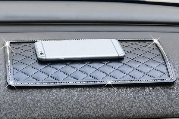 Advantages of anti-slip mats in the car