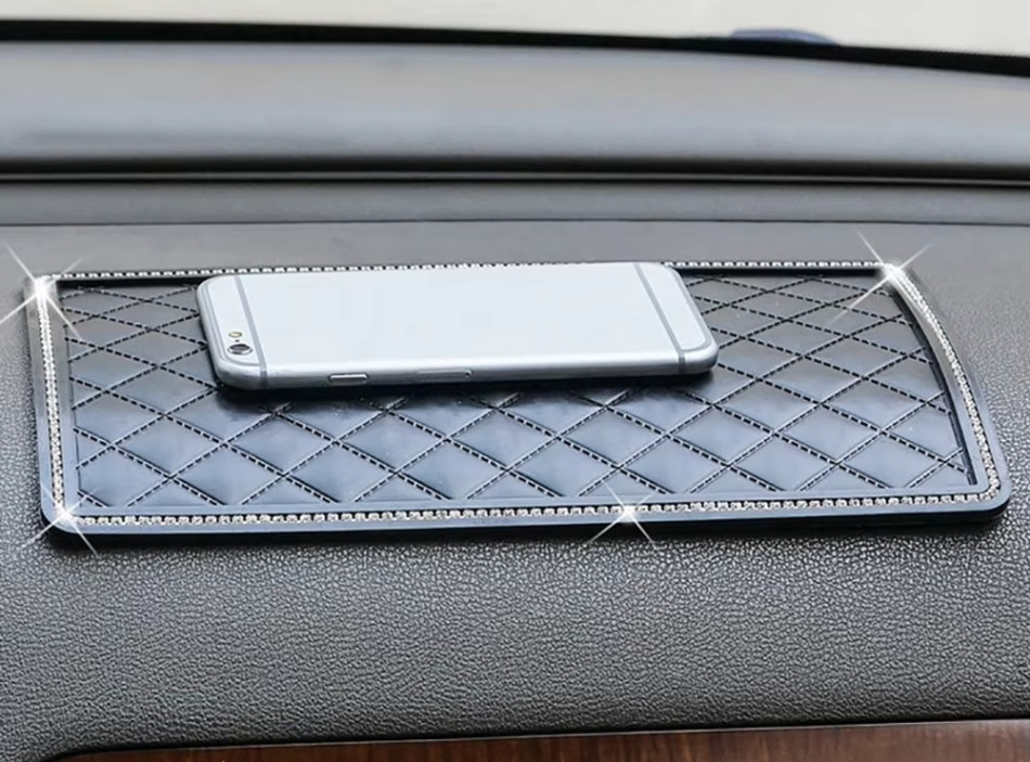 Advantages of anti-slip mats in the car