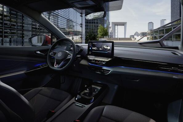 2024 Volkswagen ID.5 GTX Review: Powerful Electric Crossover Photo 5