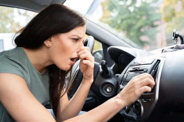 How to eliminate an unpleasant smell from air ducts in a car?