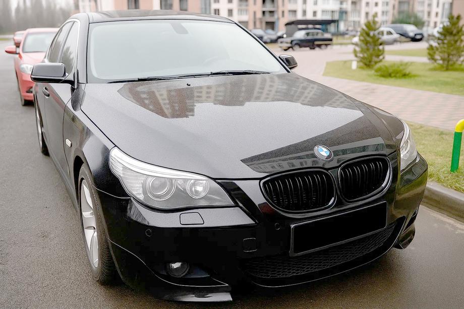 BMW 5 Series E60/E61 2003-2010 Kidneys M-Look (Gloss Black) Image