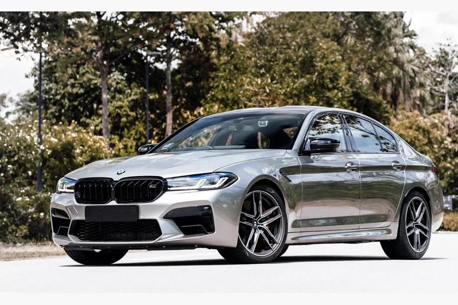 BMW 5 Series G30/G31 2017–2023 Kidney grilles M-Look (2021-2023, gloss black) Image