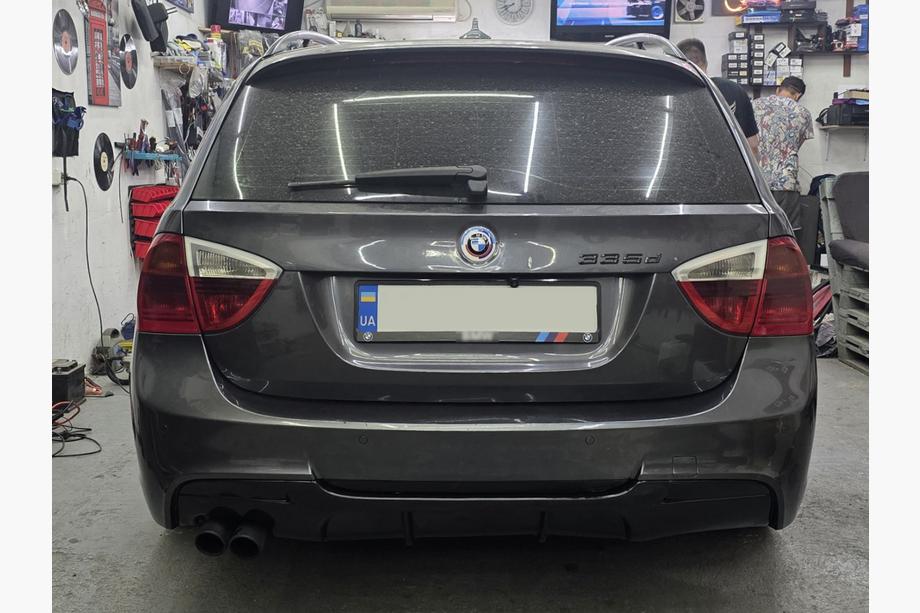 BMW 3 Series E90/E91 2005-2011 Rear Diffuser DPT V-5 (for E90 M-Sport, Gloss Black) Photo 3