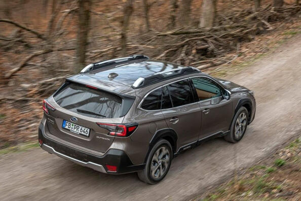 Subaru Outback review: a reliable and functional crossover for any road Photo 3