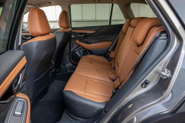 Subaru Outback review: a reliable and functional crossover for any road Photo 6