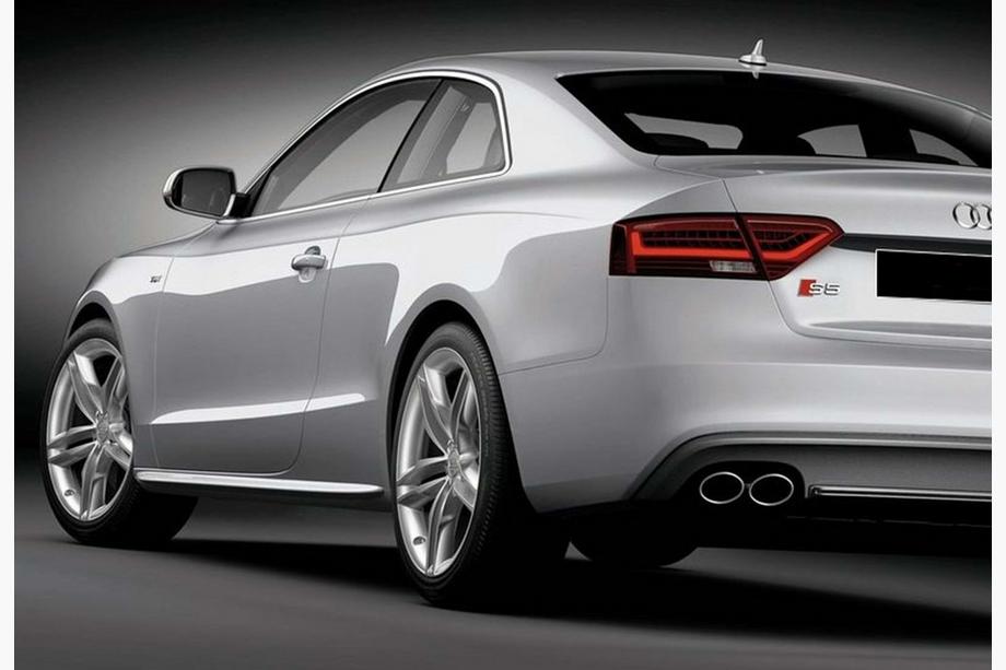 Audi A5 2007-2015 Side Skirts DPT (Gloss Black) Photo 2