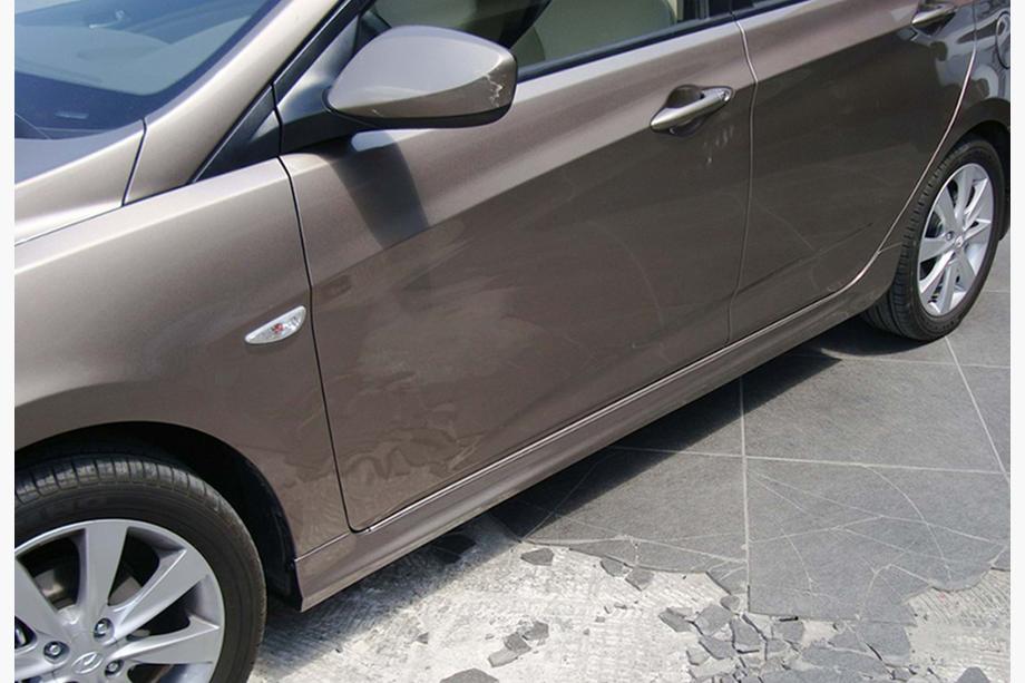 Hyundai Accent 2011-2017 DPT Side Skirts (primed for painting) Image