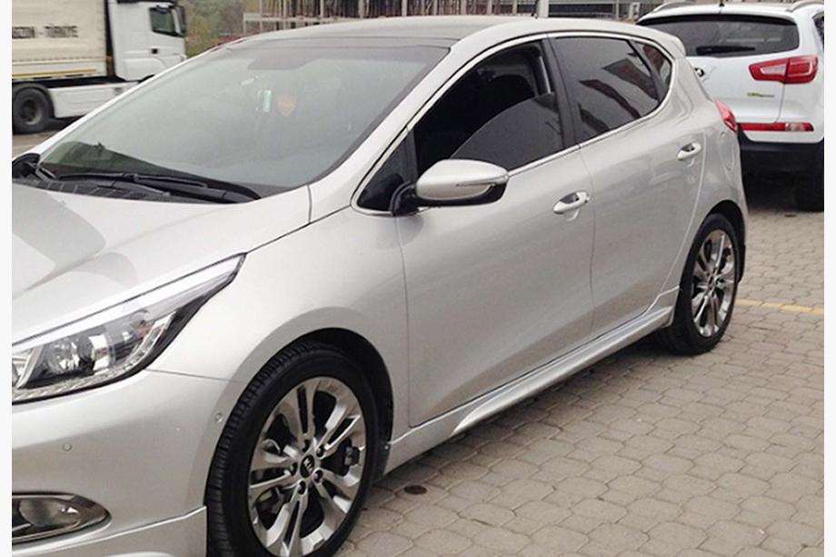 Kia Ceed 2012-2018 Side Skirts DPT (2012-2015, Gloss Black) Image