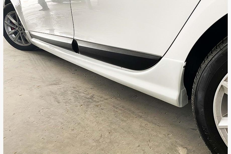 Renault Fluence 2009-2016 DPT Side Skirts (primed for painting) Photo 1