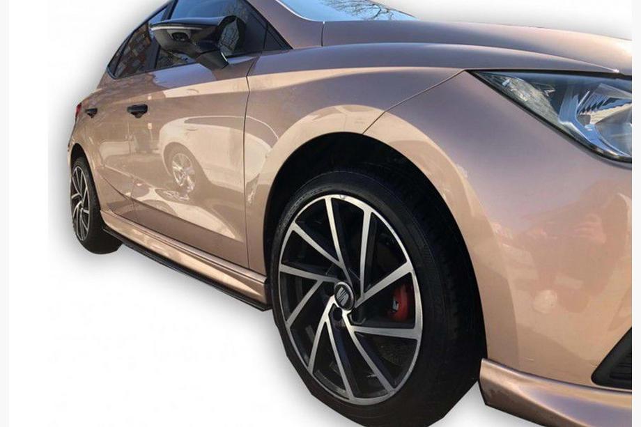 Seat Ibiza 2017- Side Skirts DPT V-1 (Gloss Black) Photo 1