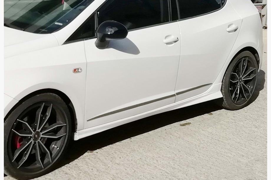 Seat Ibiza 2017- Side Skirts DPT V-3 (Gloss Black) Image