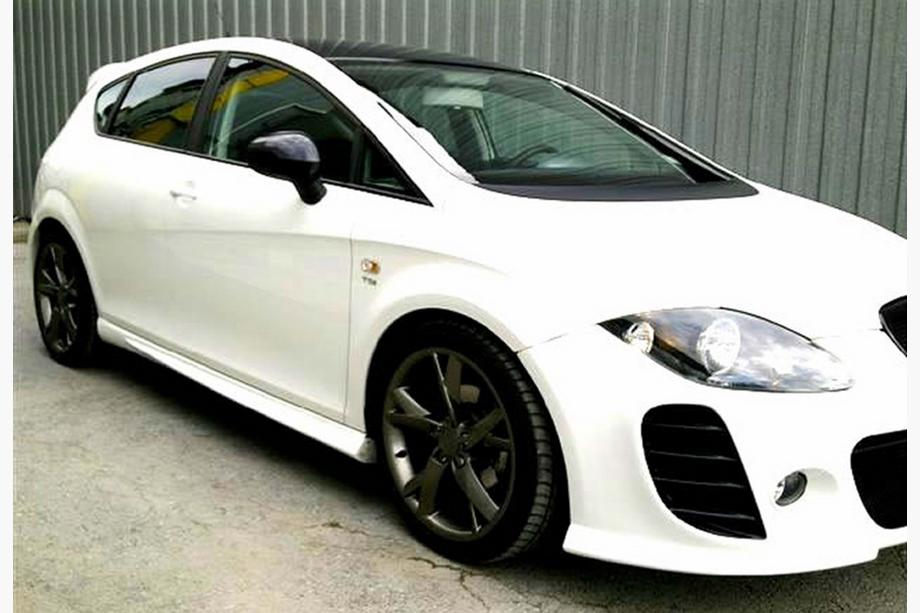 Seat Leon 2005-2012 DPT Side Skirts (Paintable) Photo 1