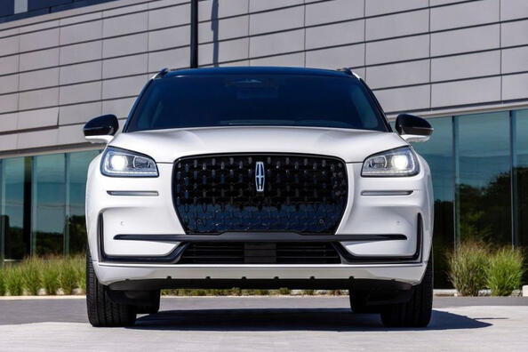 Lincoln Corsair luxury compact crossover review