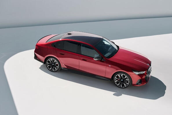 BMW i5 review: electric power in business class
