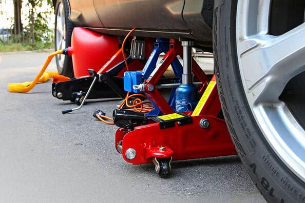 Which jack is best for a passenger car?