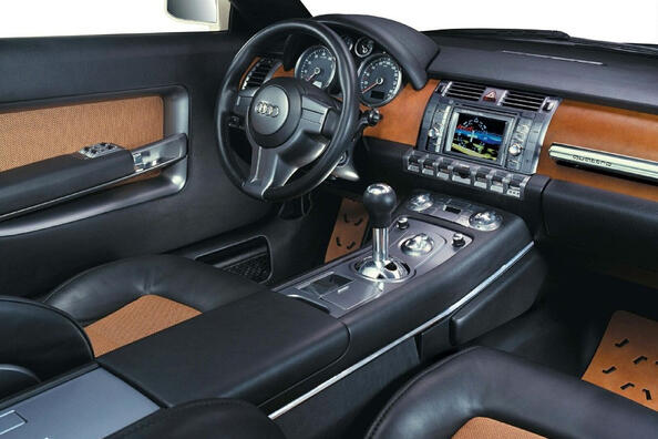 Why does the car squeak inside? We understand the causes and solutions