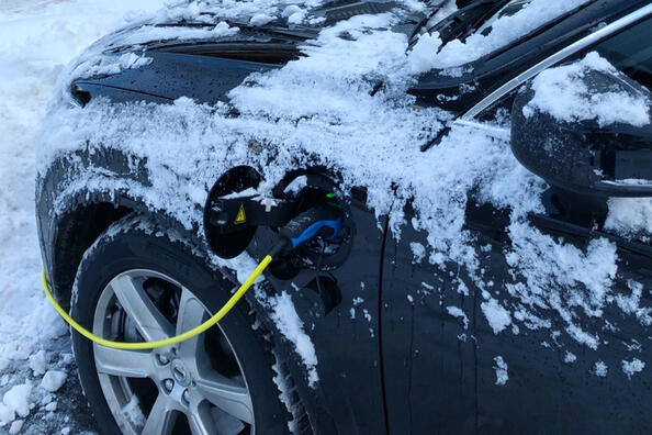 How to properly use an electric car in winter: tips for comfortable and economical driving