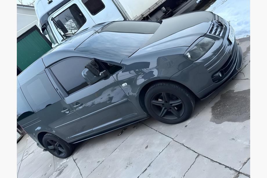 Volkswagen Caddy 2004-2010 Performance Side Skirts (black) Image