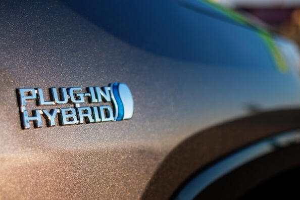 Hybrid cars: pros and cons