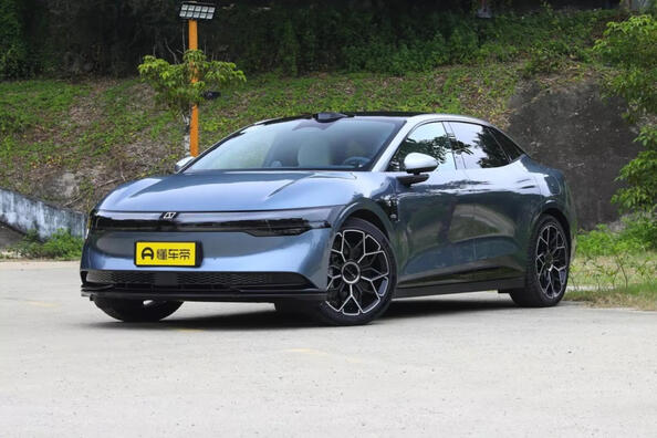 Zeekr 007: electric sedan review
