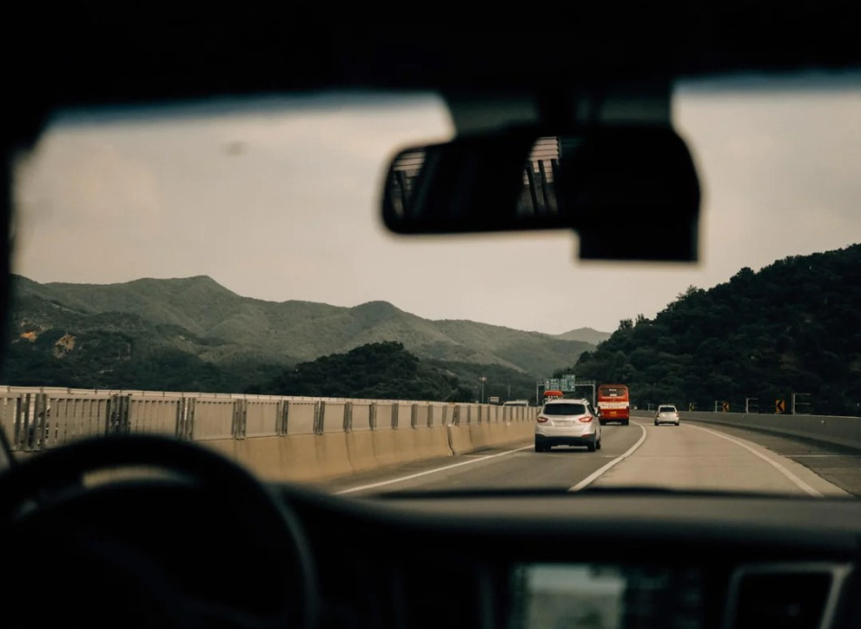 How to stay healthy on a long driving trip?