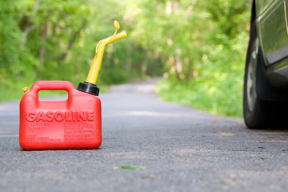 Can gasoline be stored in a plastic can?