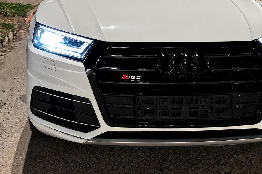 Audi Q5 2017-2025 Front Grille SQ-Style (2017-2020, black) Image