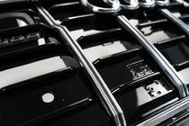 Audi Q8 2018- Front Grille SQ-Style (2018-2023, black with chrome) photo 8