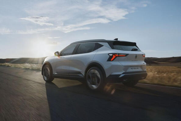 Review of the electric crossover Renault Scenic E-Tech Photo 4