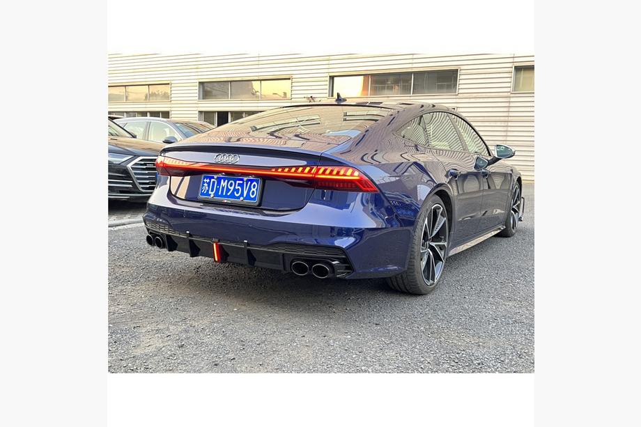 Audi A7 2018- Rear Diffuser with Exhaust Tips S-Style Image